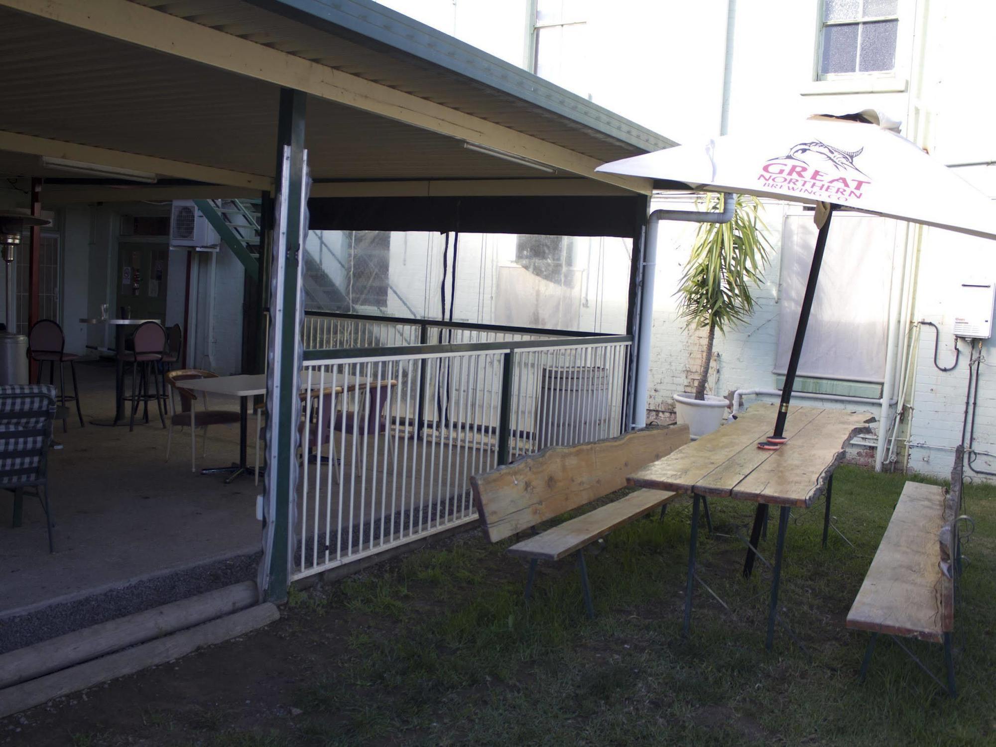 Court House Hotel Boorowa Exterior foto